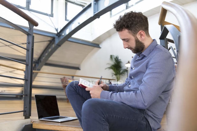 resolusi adalah parameter tersendiri buat sebagian orang menyambut tahun baru. apakah lo sudah punya resolusi buat tahun 2021 nanti?